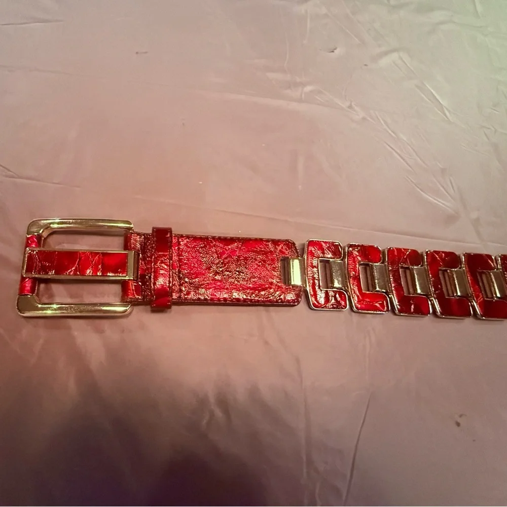 NWOT WCM Red/Gold Crocodile Embossed Leather Chain Belt Size Medium MSRP $225 - Picture 3 of 9